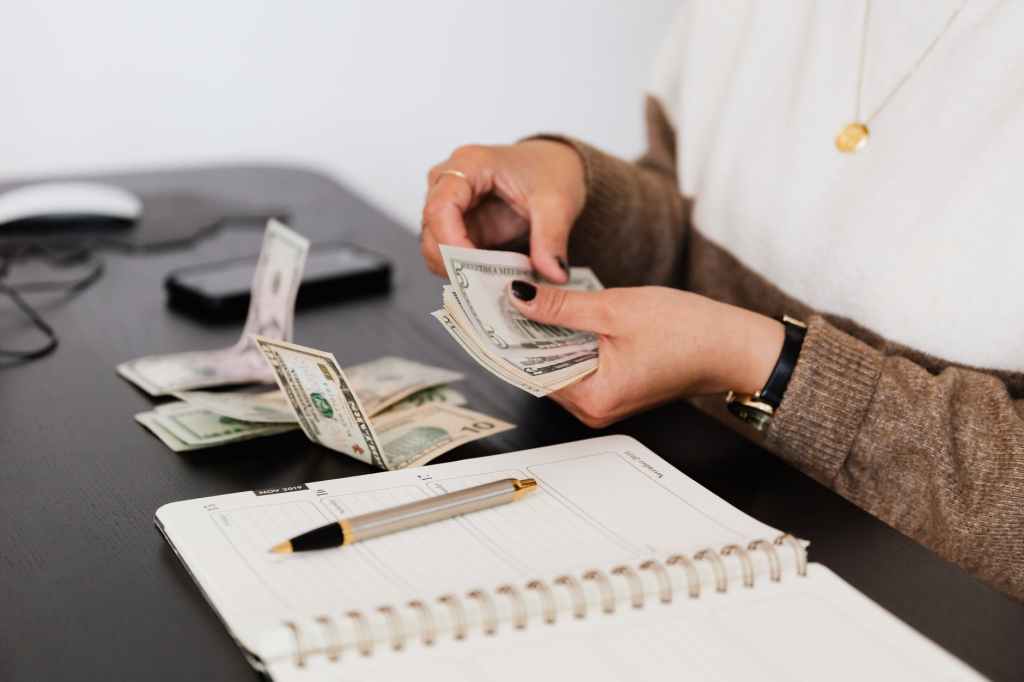 Money and Finance: 6 Habits To Effective Credit Card Management