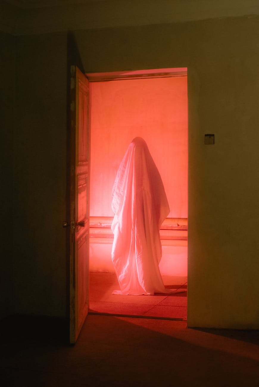 Spirit Chronicles: Ghost in the&nbsp;Building