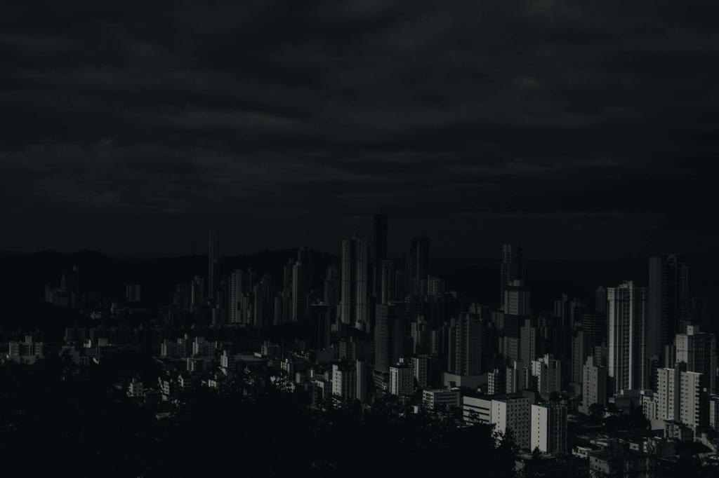 The City Between Two&nbsp;Skies